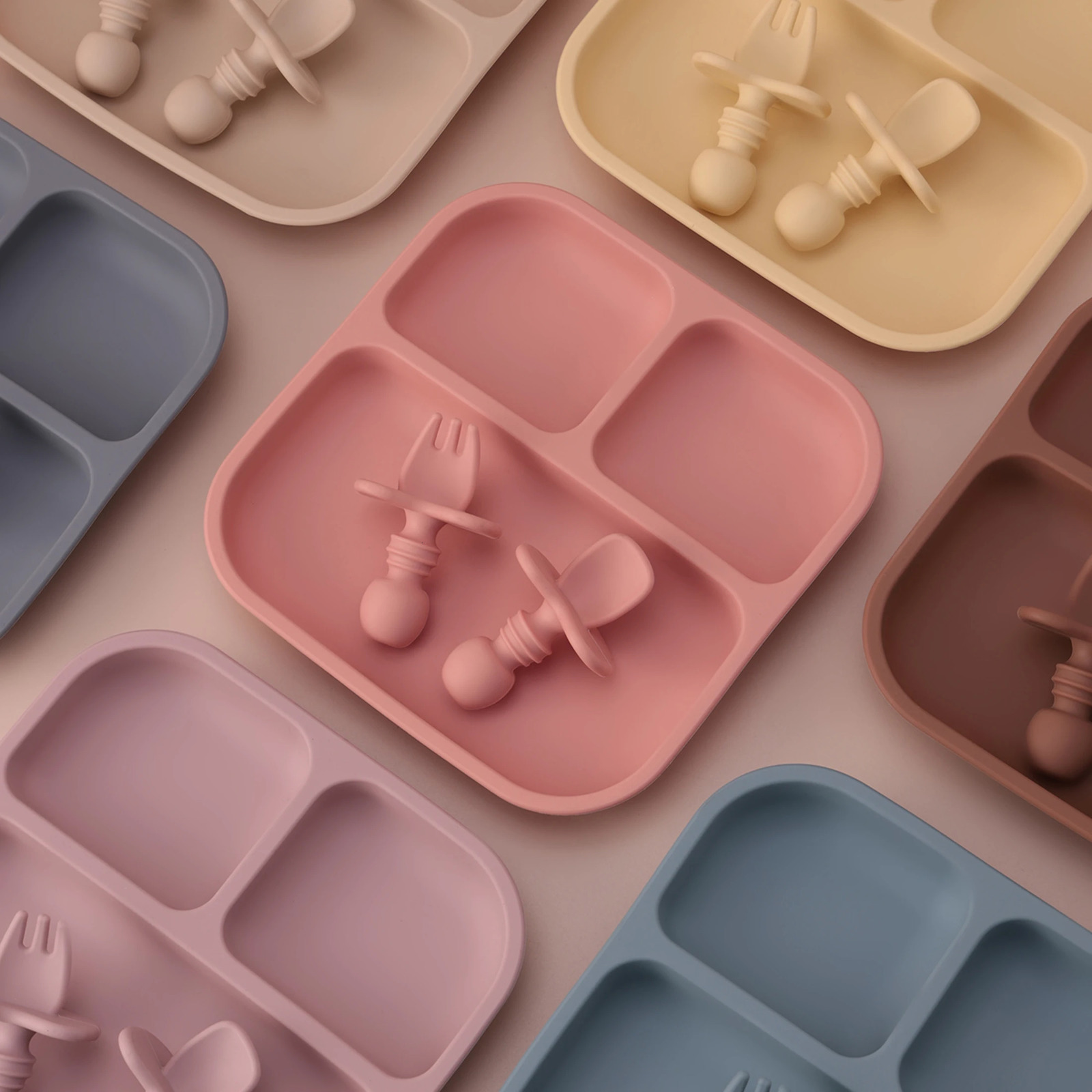 Color Kids 1Set BPA Free Silicone Square Baby Feeding Set Suction Plates Training Fork Spoon For 0-6 Years Childrens Tableware 250617