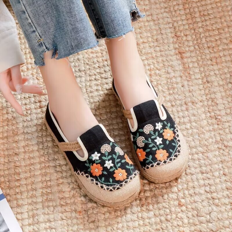 New Old Beijing Cloth Summer Women Soft Sole Non-Slip Mesh Embroidered Shoes Slip-On Lazy Flat Slippers