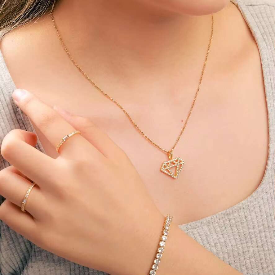 Luxury 925 Sterling Silver Moissanite Diamond Silhouette Pendant Elegant Hip Hop Fashion Iced Charm Necklace