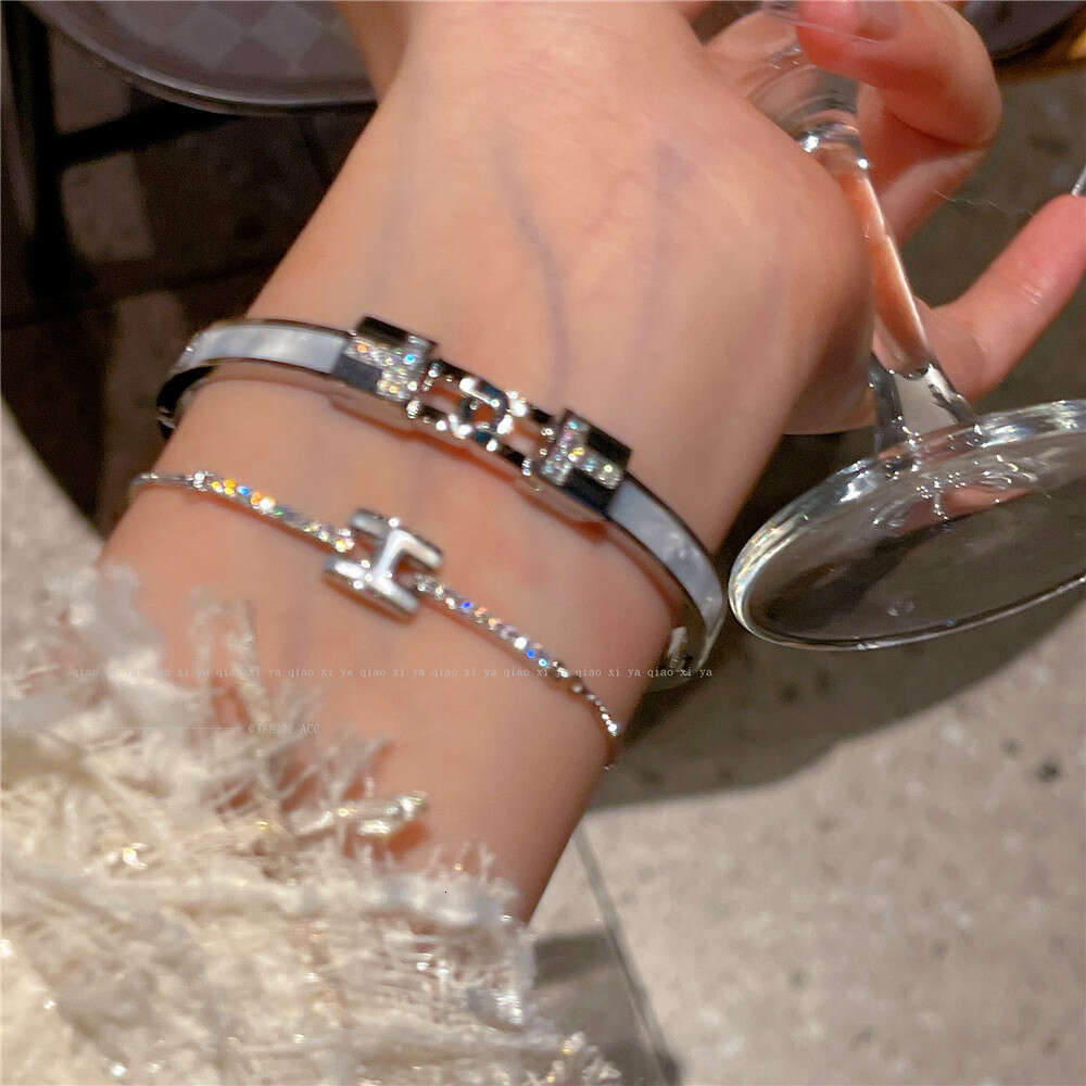 Sier High-End Micro-Paved Full Dia for Women 2023 Fashion Simple Titanium Steel Non-Fading Couple Bracelet
