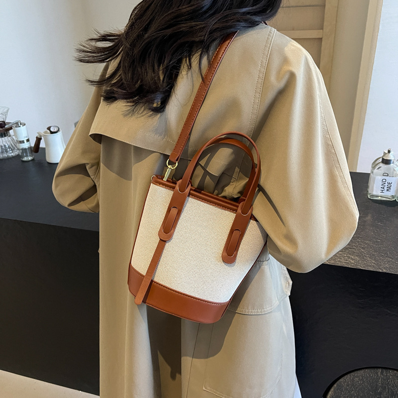 Free shipping designer Color-Block Bucket Bag for Women 2025 New Versatile Shoulder Bag Crossbody Bag High-End Simple Commuter Bag