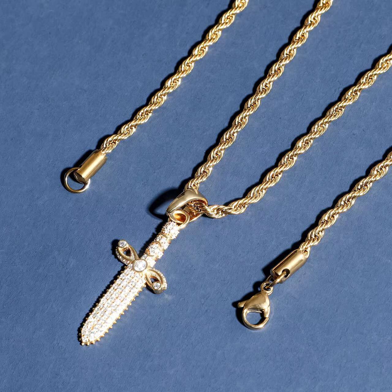 New Arrival 18K Gold Hip Hop Style Necklace Custom Mini Dagger Pendant Trendy Mens Moissanite Jewelry Featuring Natural
