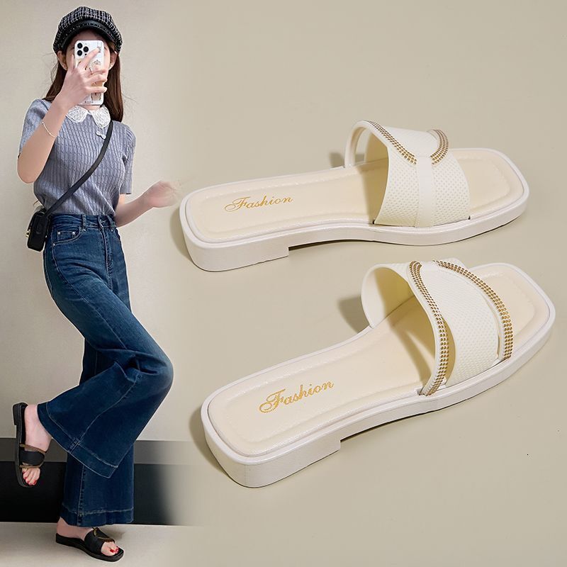 Summer outdoor slippers with French style, gentle and fashionable, anti slip shoes, fashionable beach women's sandals, designer sandals