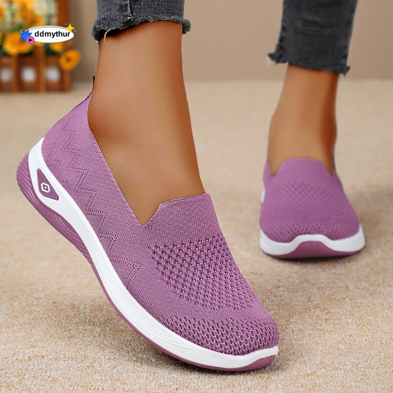 Women's New Style Breathable Casual Slip-On Mom Old Beijing Cloth Flat Single Shoes ddmythur