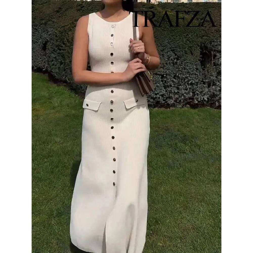 Designer Clothing 2025 Summer Slim Knitted Retro Round Neck Sleeveless Metal Single-Breasted Elegant Women's Slit Dress