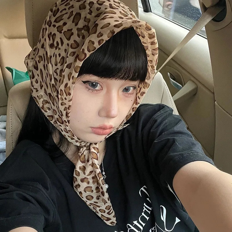 Retro Spice Leopard Headscarf Fashionable Retro Womens High Quality Scarf Elagant Bandana Neck Kerchief Head Bands Perfect Gift 250617