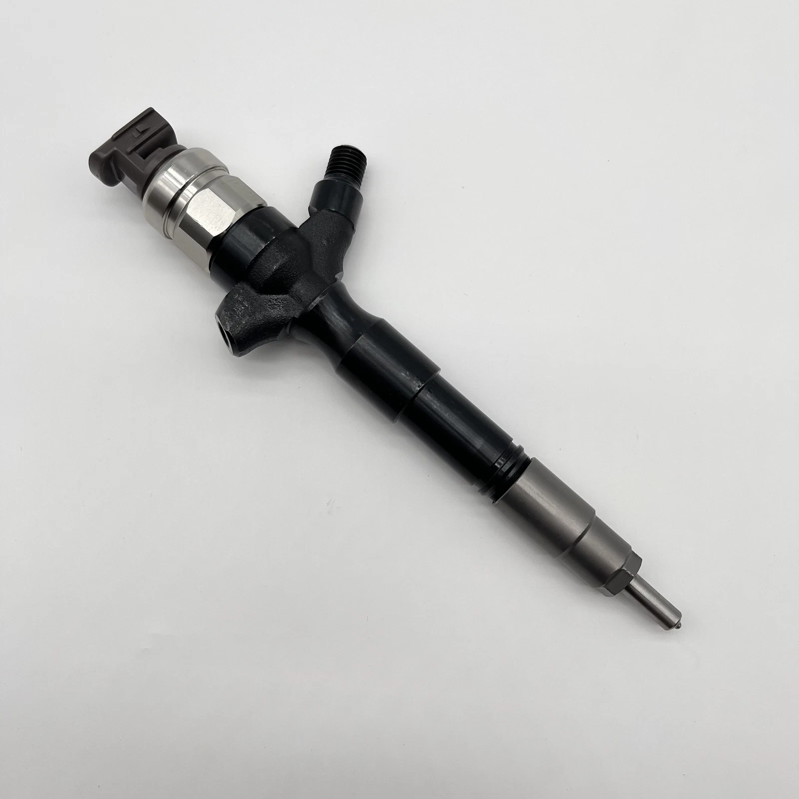 095000-7761 diesel fuel injector 23670-39275 is suitable for Toyota Hiace Hilux 2.5D 2KD-FTV