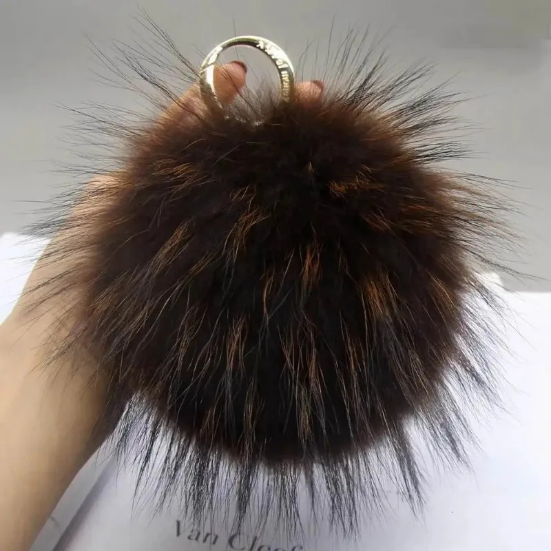 15cm Real Racoon Fur Pompom High Quality Keychain Key Chain Metal Ring Pendant For Women F281 250618