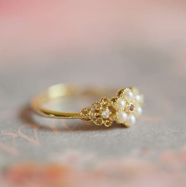 New Inlaid Pearl Petal for Women Fashionable Unique Light Luxury Niche Index Finger Ring Versatile Style