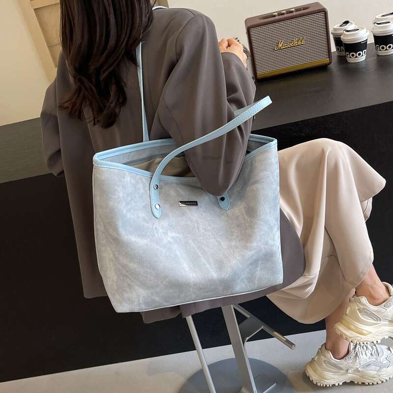Korean Style Large Capacity Fashion Commuter for Women Summer 2025 New Versatile Shoulder Tote Bag