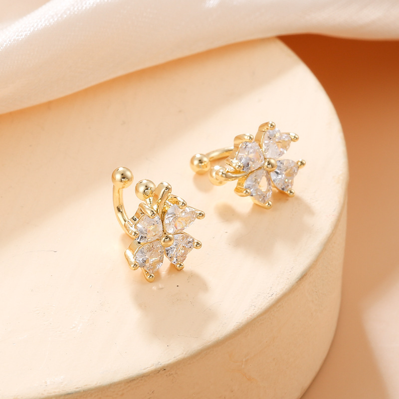 Cuff No Piercing Women Elegant Simple High-end Zircon Clover Ear Clip