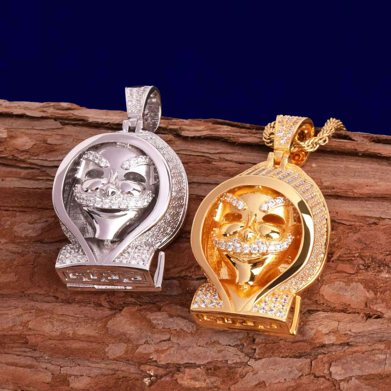 Trendy 18K Gold Silver Steampunk Hoodie Skull Pendant with Hip Hop Style Chain Necklace Moissanite Pendants Charms