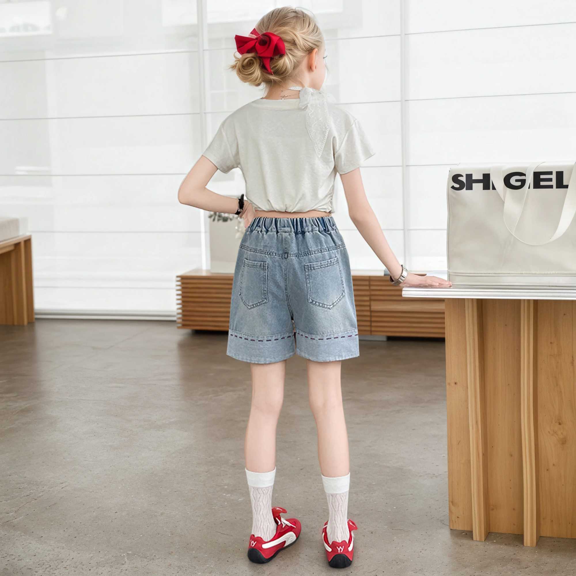 Girls summer versatile butterfly shorts 2025 new summer thin fashion jeans casual sports shorts 5-15 years oldC250617