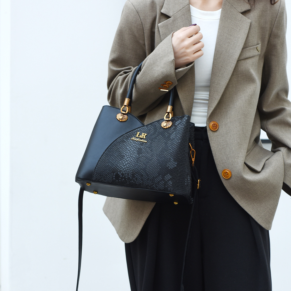 Free Shipping 2025 Summer New Designer Bag Casual Boutique Shopping Bag Large Capacity Color Blocked Fashionable Women's Single Shoulder Handbag