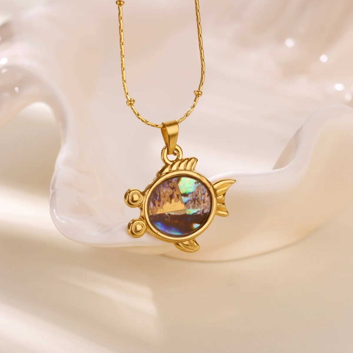 Gold Color Stainless Steel Conch Crab Pendant Necklaces for Women Sea Animal Fish Charm Chain Necklace Fashion Jewelry Gift W250618