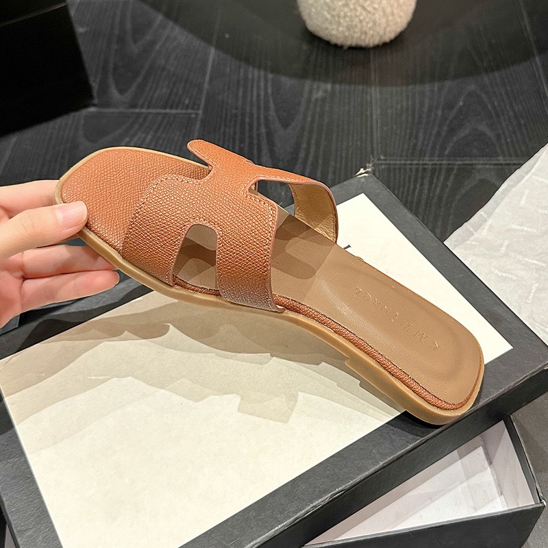 2025 luxury Designer Sandals Famous Designer Women Luxury Blue Pink Fashion Embroidery Sandals One line drag flat bottom Versatile 001