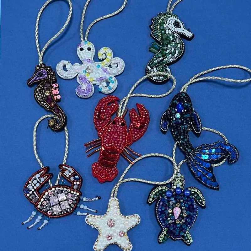 Handmade Rhine Lobster Beaded Pendant Pretty Hand-sewn Bag Charms Octopus Turtle Hanging Rope Pahes Applique Bag LanyardXJ250619