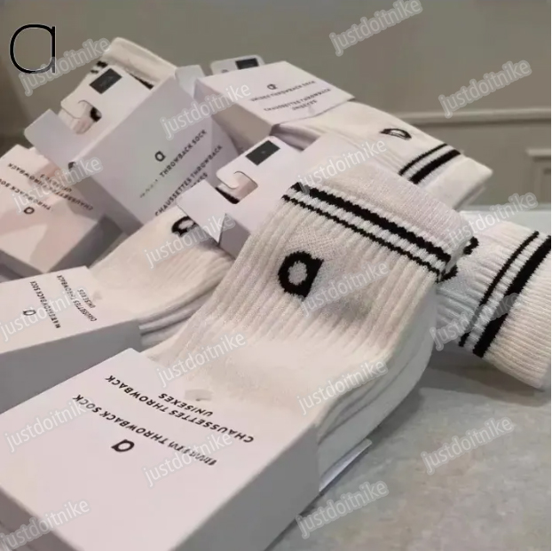 Throwback Sock Women Sport Sock Mens Sock Cotton Medium Tube Sock Four Seasons Comfy Classic Stretchy Socks