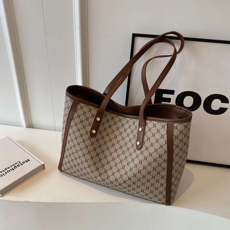 High-end Fashionable Versatile Handbag for Women 2025 New Trendy Internet Celebrity Shoulder Large Capacity Tote Bag