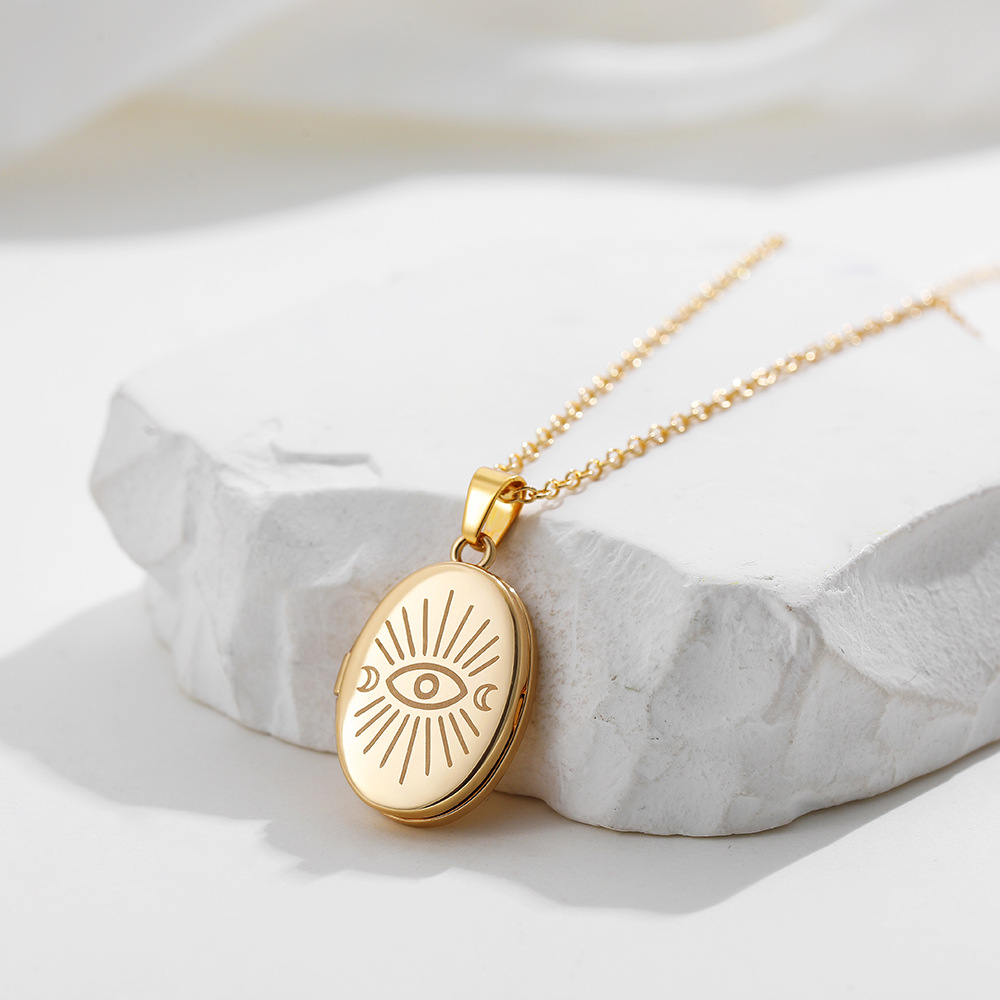 Non Tarnish Photo Hold Picture Oval Pendant Locket Necklace 18K Gold Plated Moon Sun Charm Souvenir Memorial Jewelry for Women Valentine Anniversary B