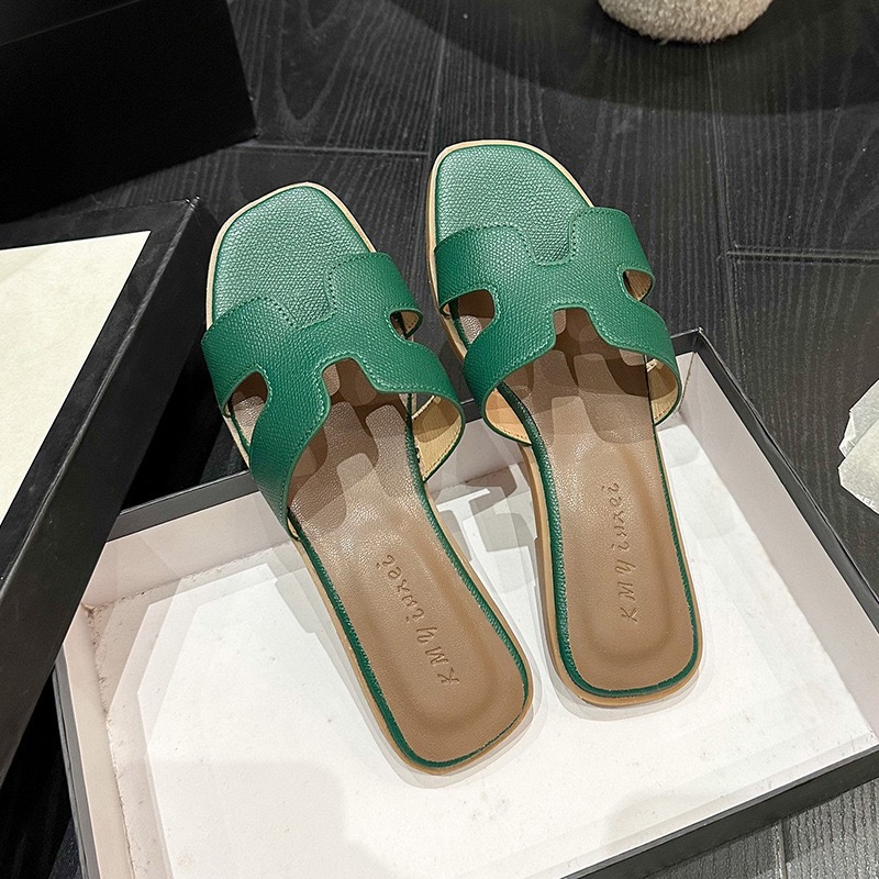2025 luxury Designer Sandals Famous Designer Women Luxury Blue Pink Fashion Embroidery Sandals One line drag flat bottom Versatile 001