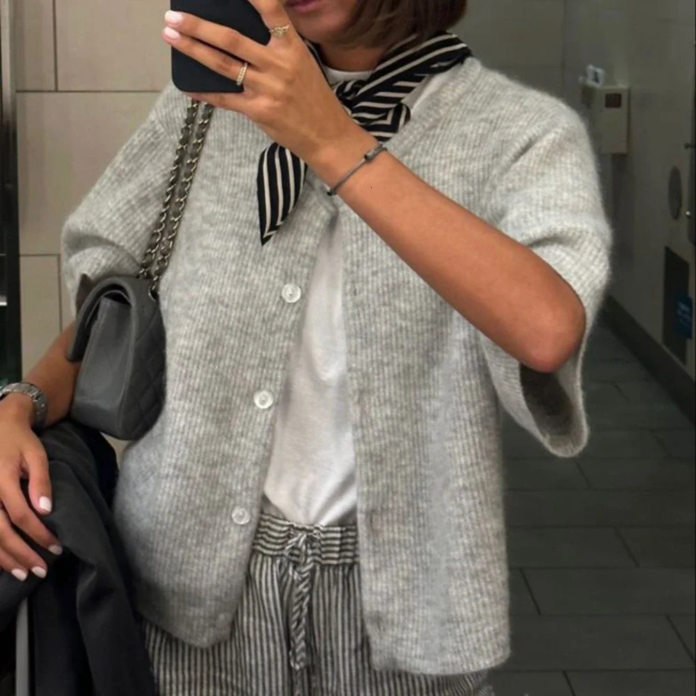 Combhasaki Womens Solid Color Y2K Vintage Loose Cardigan Short Sleeve Round Neck Button Down Knitted Sweater Tops Streetwear 250618