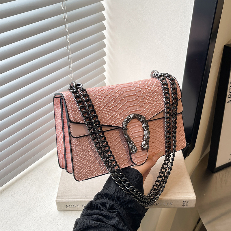 Free shipping designer 2025 new single shoulder crossbody bag fashion casual backpack crocodile pattern chain embossed women's bag black white