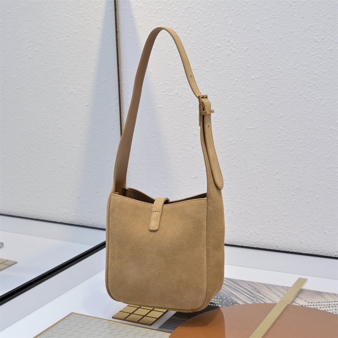 Designer bag Women Classic hobo bag Totes key shoulder bag luxurys handbag women crossbody bag leather classic large capacity tote Bag mini bag8