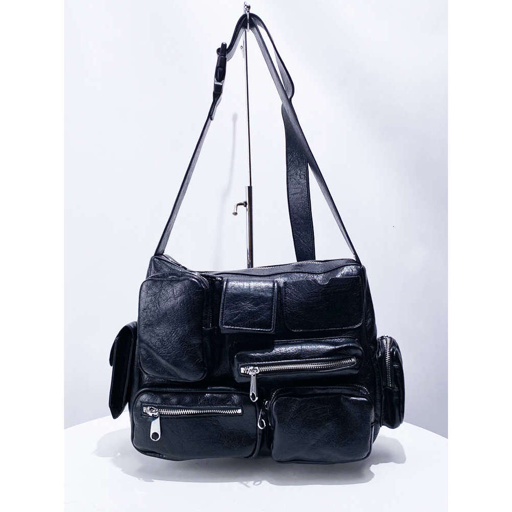 Motorcycle Niche Design New High Quality PU Oil Wax Leather Single Shoulder Crossbody Bag