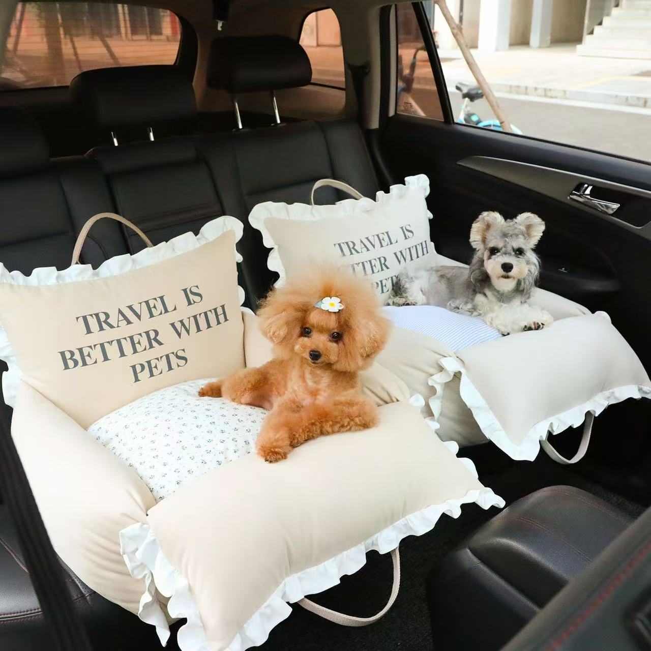 Handmade pet car safety seats, cat bags, small dog car dog beds, removable and washable throughout the four seasons