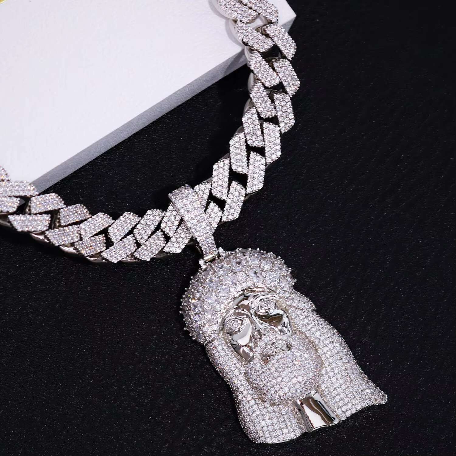 Qianjian Custom GRA Moissanite Diamond Jesus Name Hip Hop Jewelry Pendant