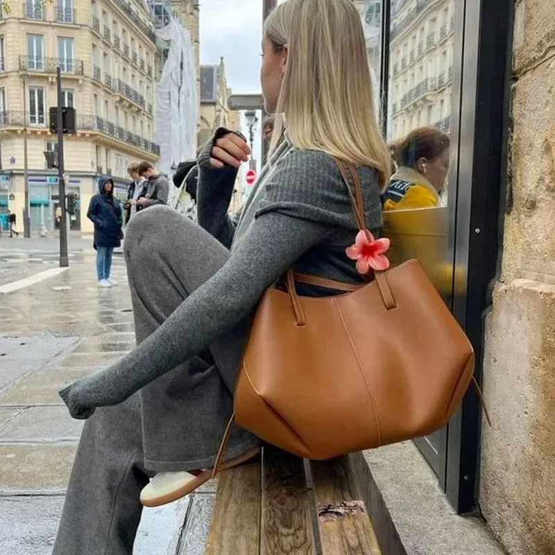 France Designer New Arrival Cyme bag Tote Brown Leather Crossbody Capacity Shoulder Strap French Minimalist Style Large Small Wings Bag