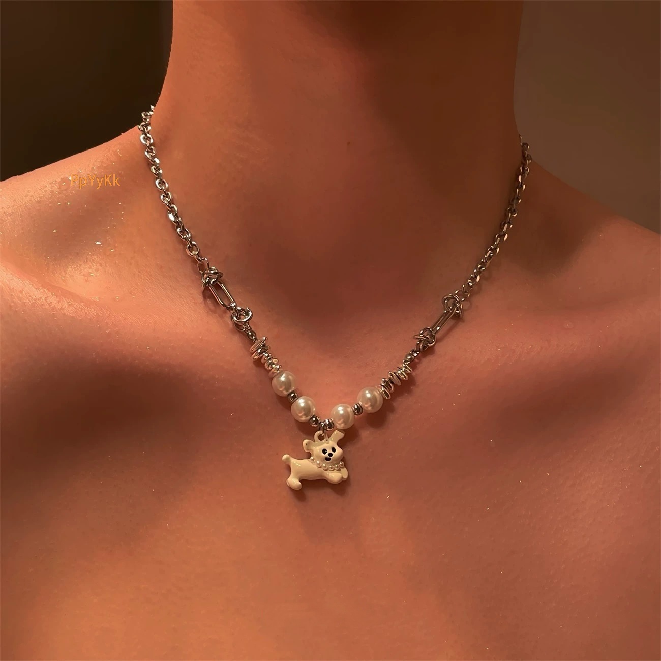 2025 Luxury Premium Cute Cartoon Puppy Pearl Spliced Hip Hop Y2K Sweet Cool Unisex Clavicle Sweater Trendy Unique Niche Statement Chain