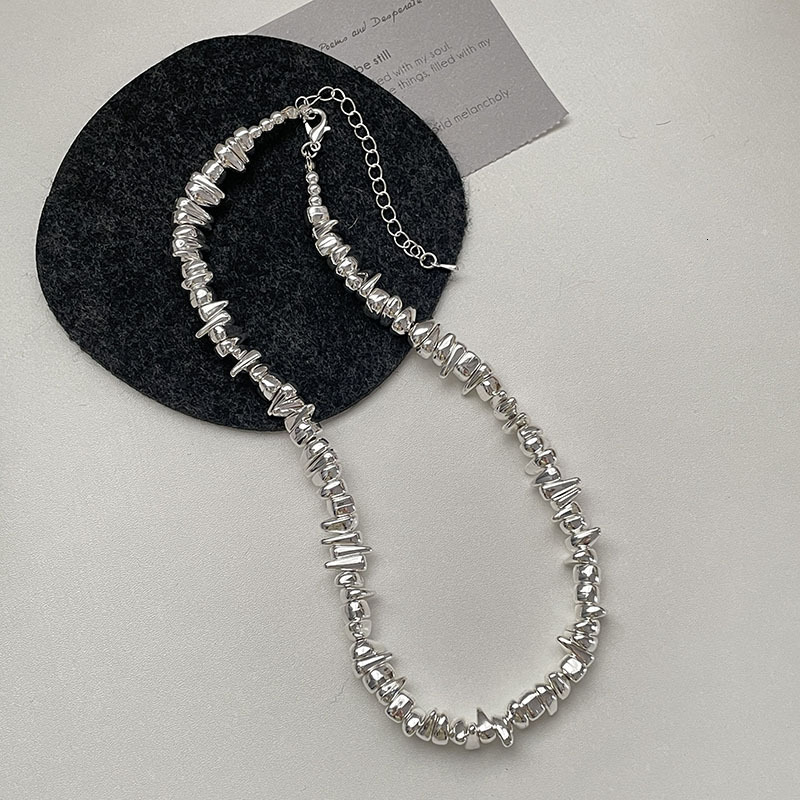 Trendy Personality Fashion Silver Irregular Beaded Necklace Niche Pearl Simple Elegant Clavicle Chain Hip Hop Trend