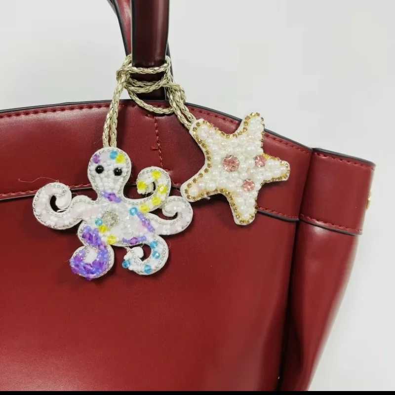 Handmade Rhine Lobster Beaded Pendant Pretty Hand-sewn Bag Charms Octopus Turtle Hanging Rope Pahes Applique Bag LanyardXJ250619