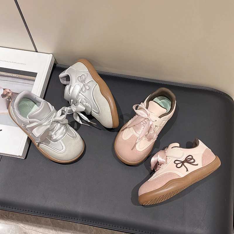 Childrens Board Shoes Four Seasons Models Casual Girls Sneakers Two-Color Non-slip Round Head Cute Casual Lace-up Kids Shoes M250619