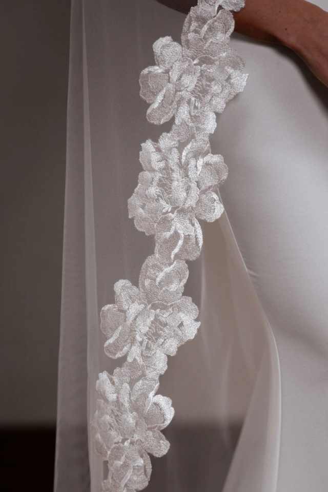 Gorgeous Wedding Veil Lace Appliques Long Cathedral Length One Layer Tulle Custom Made Bridal Veils Accessories Customized