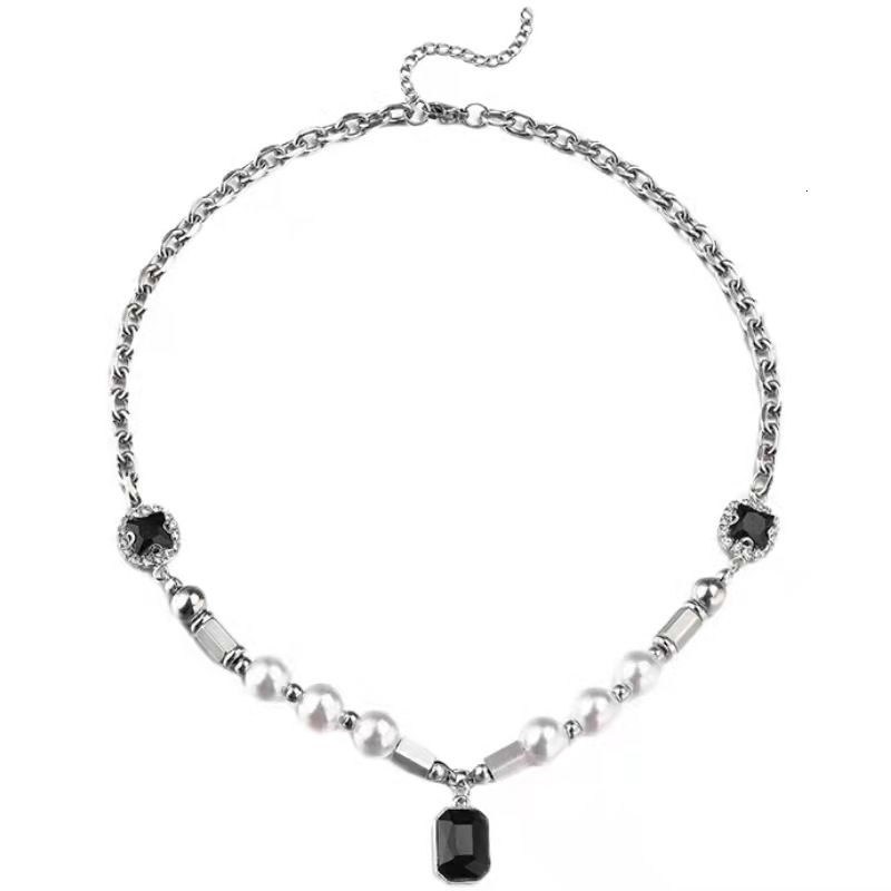 2025 Luxury New Premium Titanium Steel Black Pearl Pendant Hip-Hop Y2K Niche Unisex Couple Statement Necklace Versatile Stylish Design