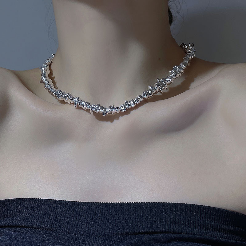 Trendy Personality Fashion Silver Irregular Beaded Necklace Niche Pearl Simple Elegant Clavicle Chain Hip Hop Trend