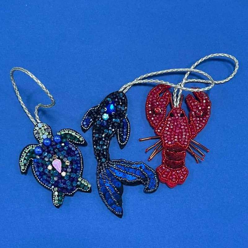 Handmade Rhine Lobster Beaded Pendant Pretty Hand-sewn Bag Charms Octopus Turtle Hanging Rope Pahes Applique Bag LanyardXJ250619