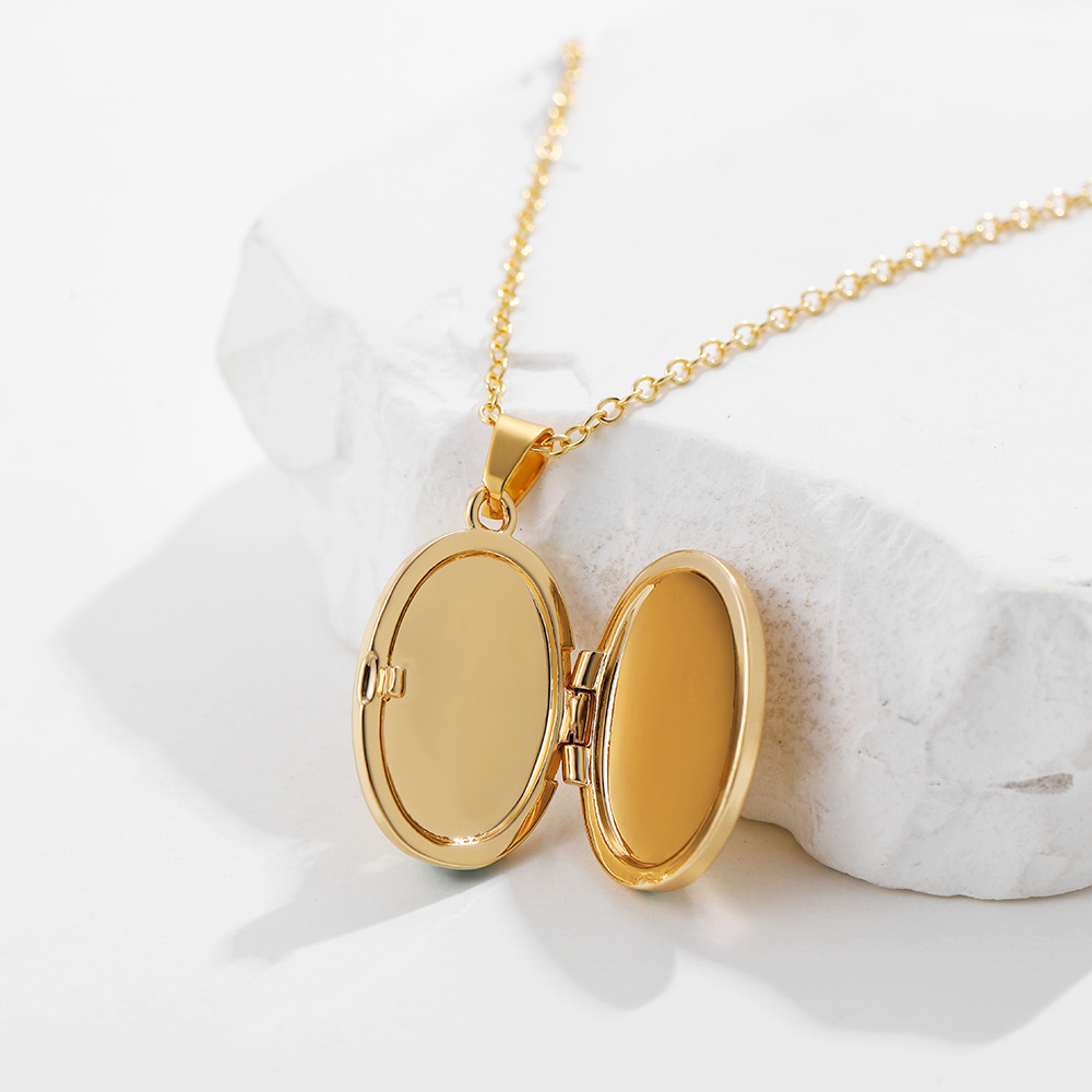 Non Tarnish Photo Hold Picture Oval Pendant Locket Necklace 18K Gold Plated Moon Sun Charm Souvenir Memorial Jewelry for Women Valentine Anniversary B