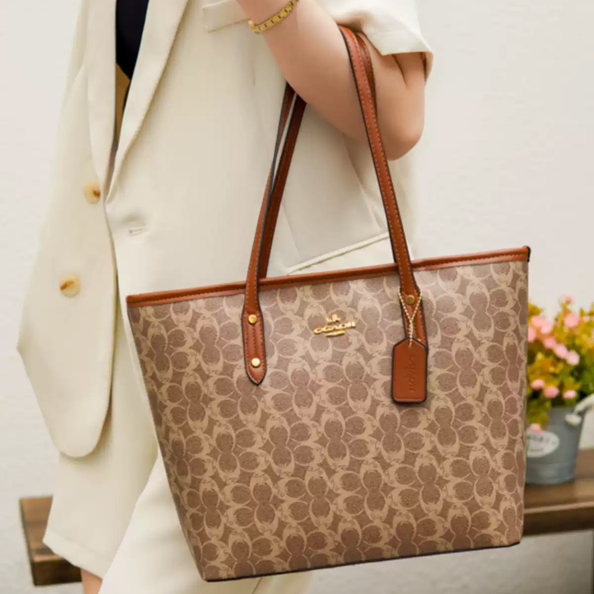 Tote Bag Designer Bag Fashion Handbag Beach Bag Luxury Bag Ladies Leather High Quality Classic Old Flower Large Capacity Underarm Commuter Shopping Ba