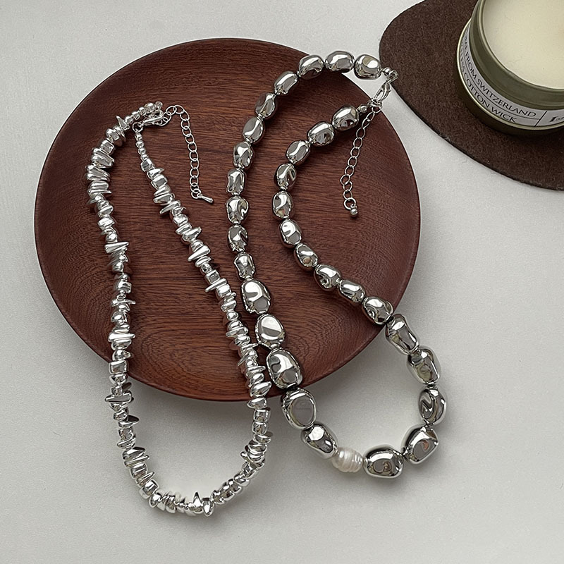 Trendy Personality Fashion Silver Irregular Beaded Necklace Niche Pearl Simple Elegant Clavicle Chain Hip Hop Trend