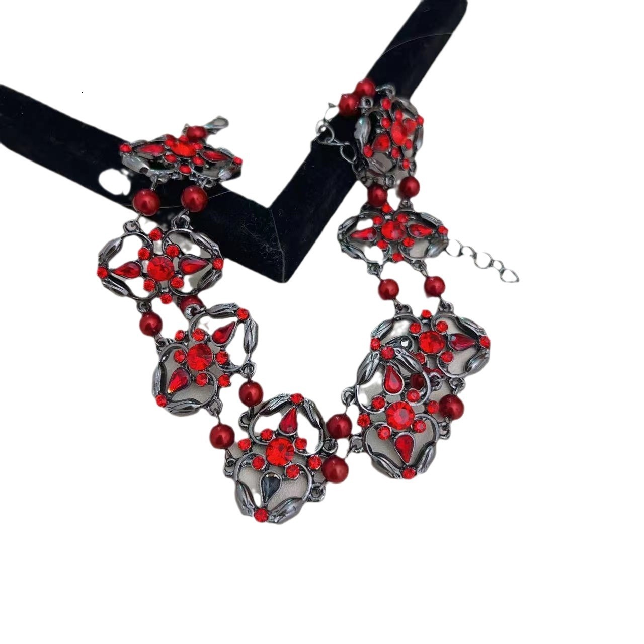 2025 Luxury Premium Red Crystal Pearl Advanced crystal Punk Gothic Hip Hop High Street Heavy Artisanal Craft Red-Black Choker Subculture Statement Jew