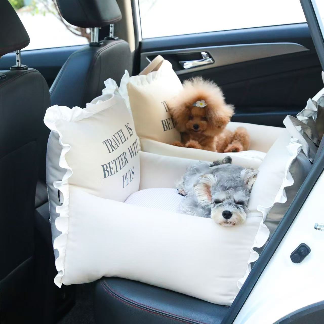 Handmade pet car safety seats, cat bags, small dog car dog beds, removable and washable throughout the four seasons