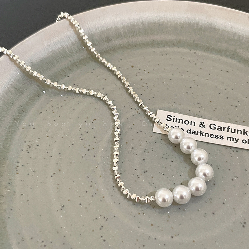 2025 New Arrival Women's Broken Silver Spliced Pearl Choker Necklace Light Luxury silver fashion jewelry necklaces Clavicle Chain for Summer Dres