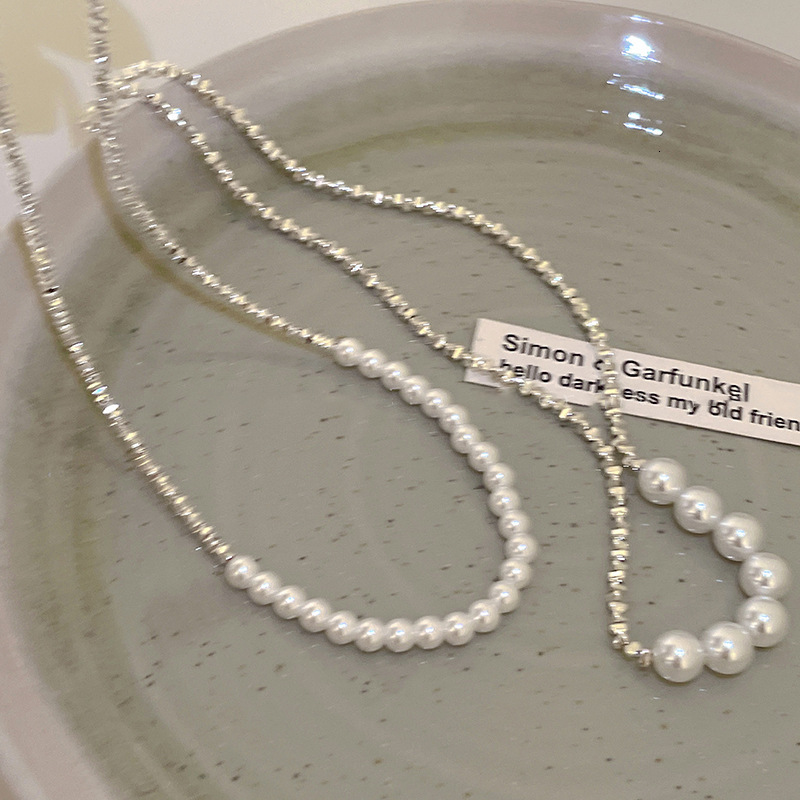2025 New Arrival Women's Broken Silver Spliced Pearl Choker Necklace Light Luxury silver fashion jewelry necklaces Clavicle Chain for Summer Dres