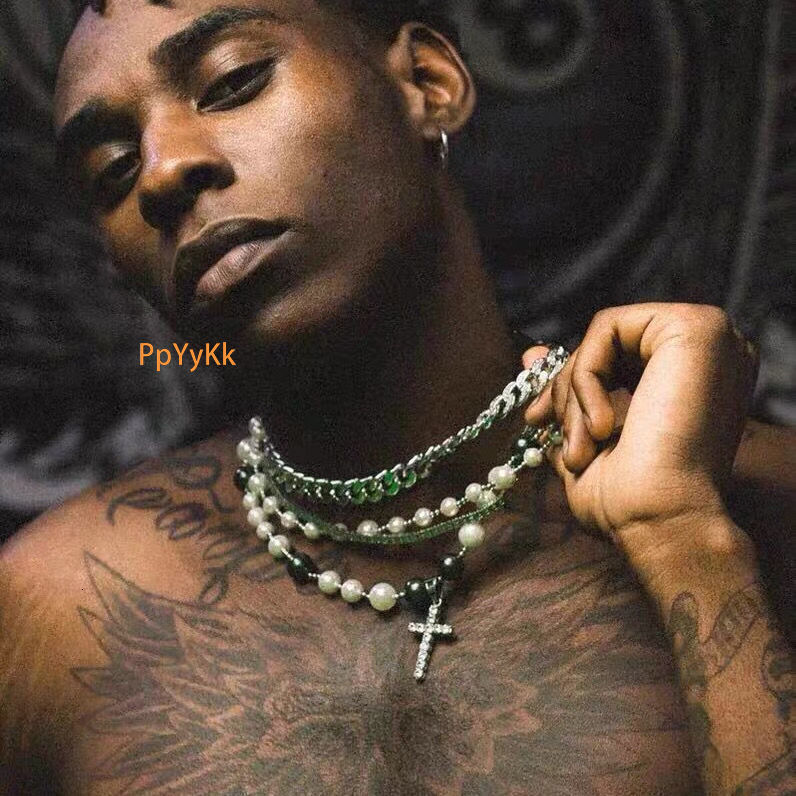 2025 Luxury Premium Hip Hop Double Layer Black White Pearl Diamond Diamond Cross Pendant Statement Necklace Silver fashion jewelry necklaces