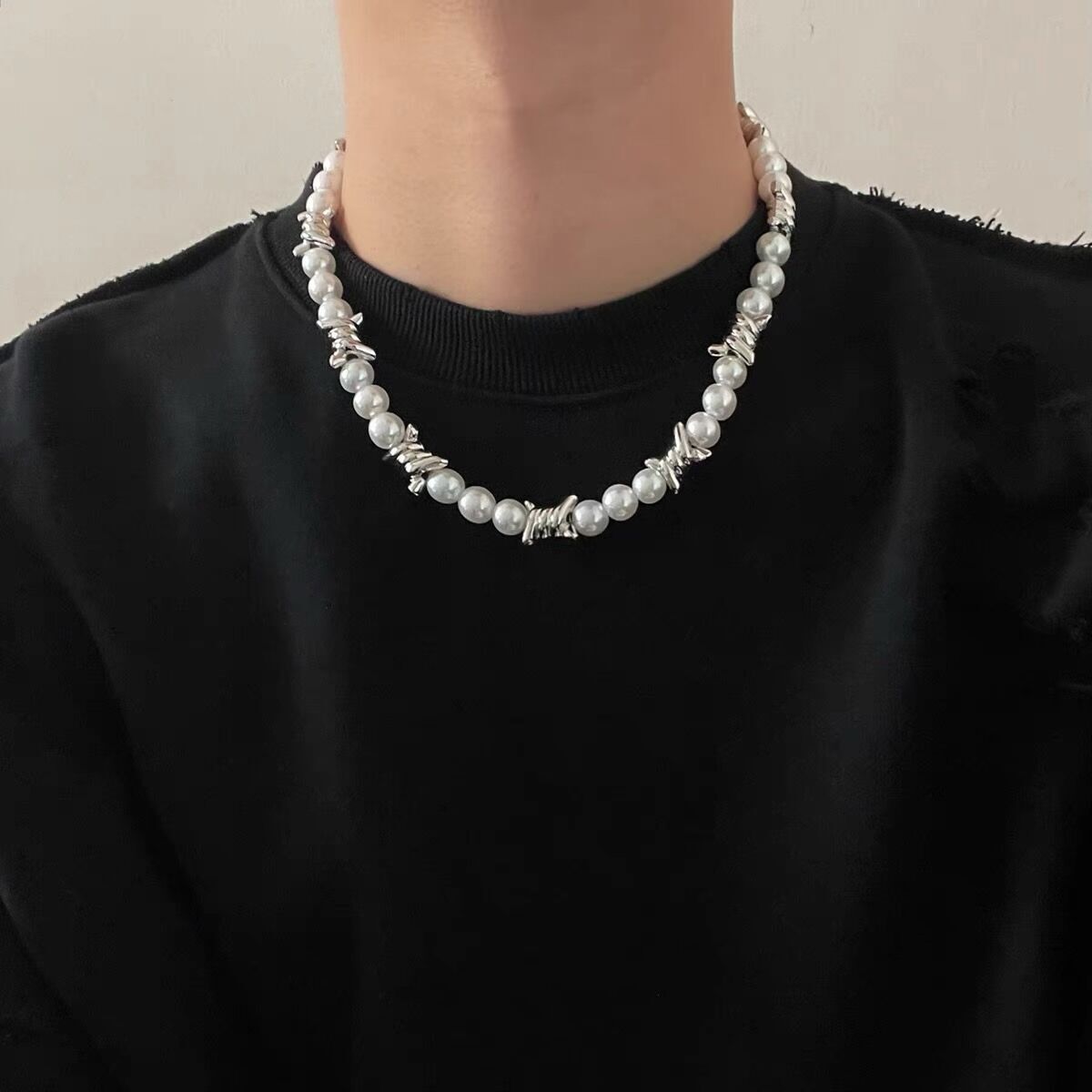 Luxury Premium Handcrafted Thorn Spliced Iridescent AAA Grade Pearl Hip Hop Y2K Gothic Streetwear Unisex Niche Dark Aesthetic Trendy Chain Jewelry