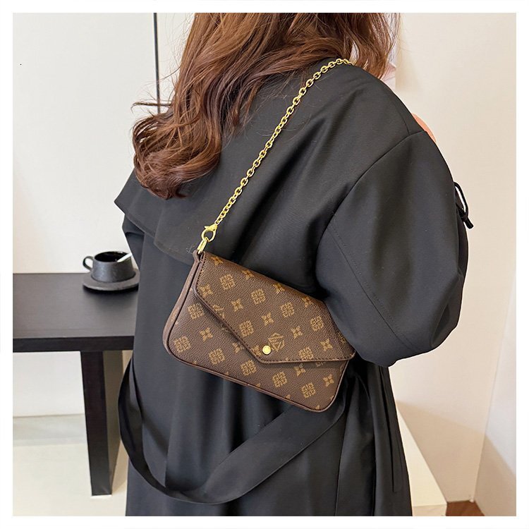 Free Shipping Designer Super Popular Retro Small Luxury Bag Bag For Women Winter New Niche Old Flower Chain Envelope Bag High-end Single Shoulder Cros